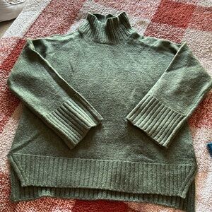Abercrombie & Fitch Green Sweater